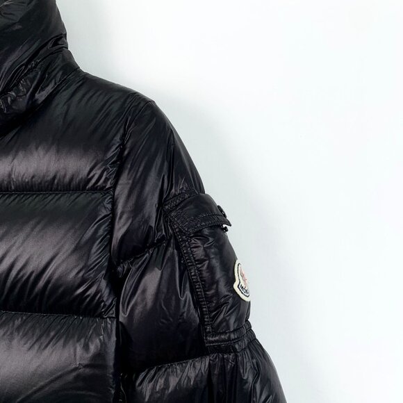 CW0323 Moncler Black Down Puffer Jacket With Zippered Pockets & Logo Patch - Picture 3 of 8
